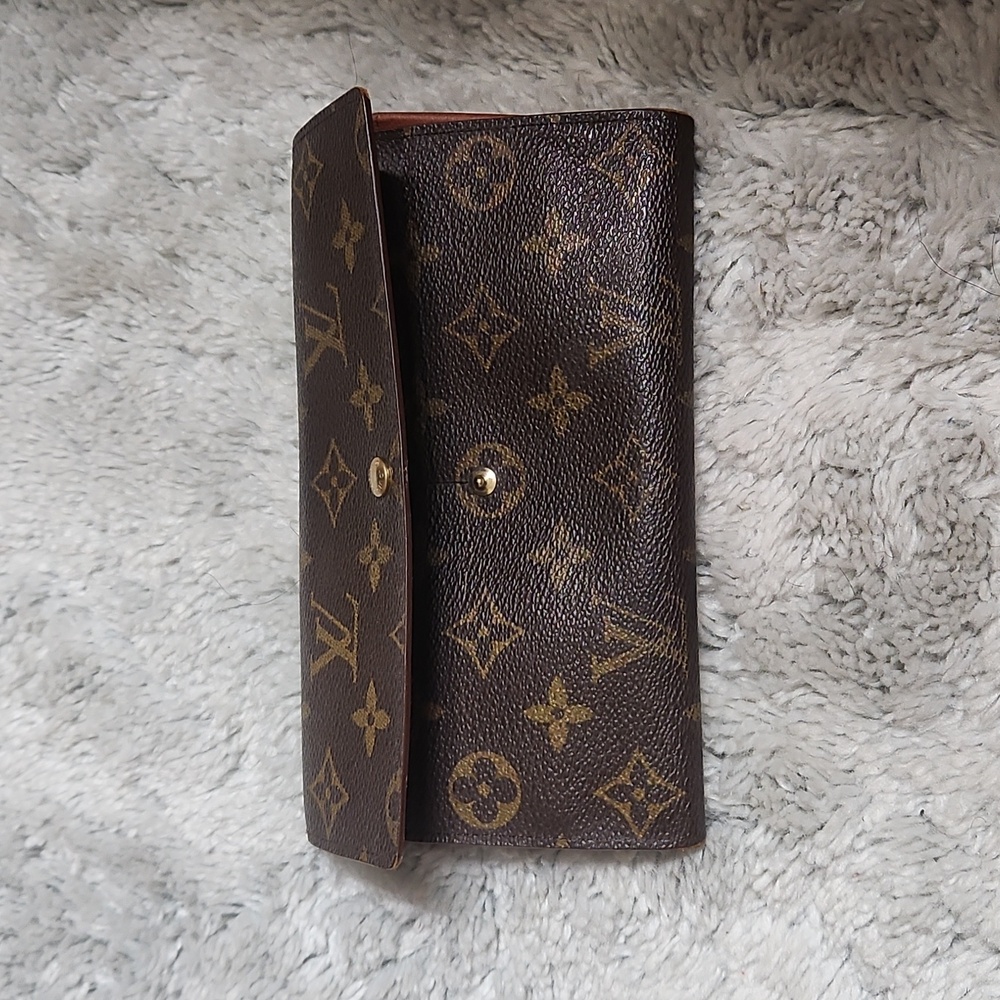 Authentic LV Monogram Wallet - Picture 3 of 16